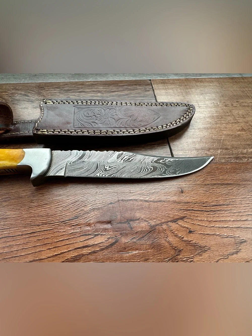 Handmade Damascus Steel Hunting Knife with Yellow Camel Bone Handle